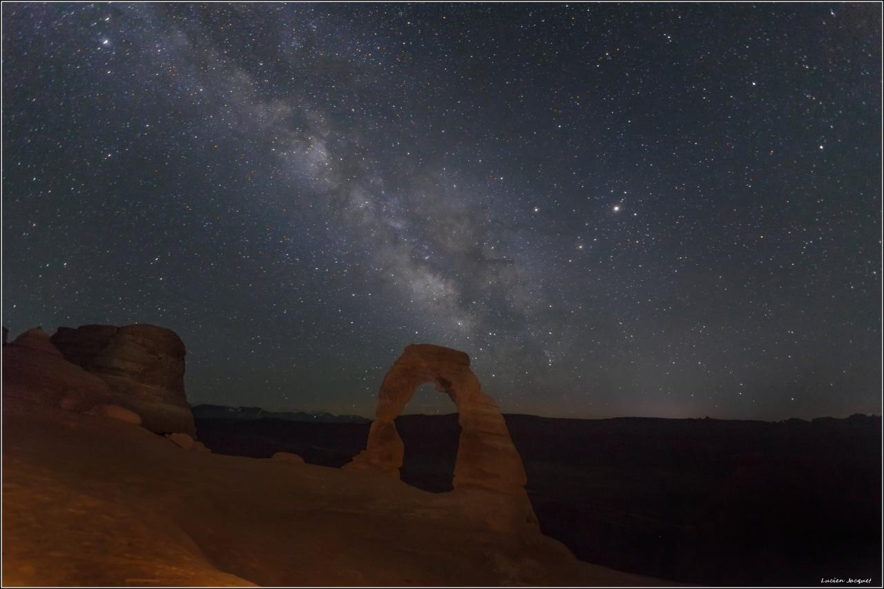 Delicate Arch et voie Lactée
